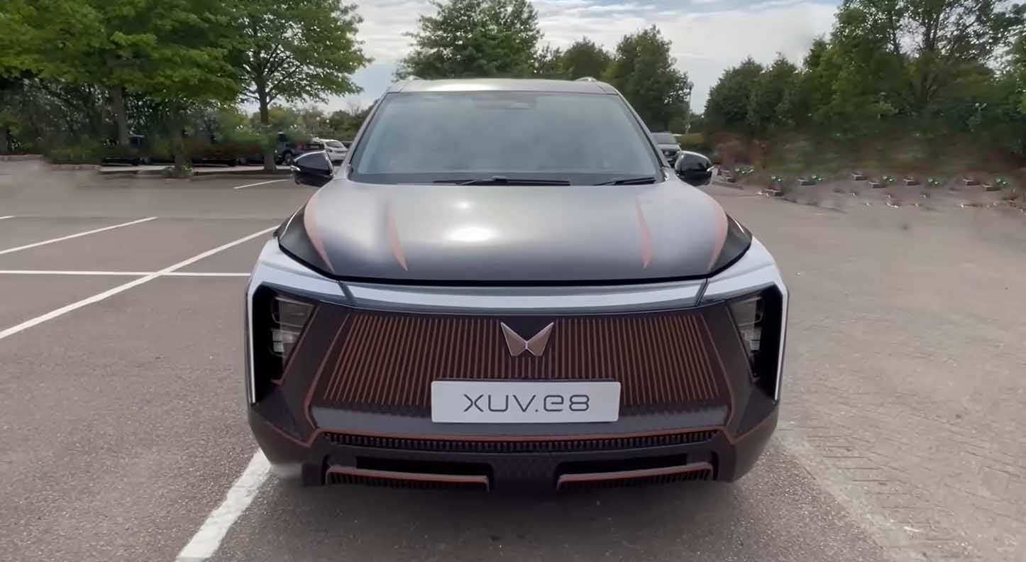 Mahindra XUV e8
